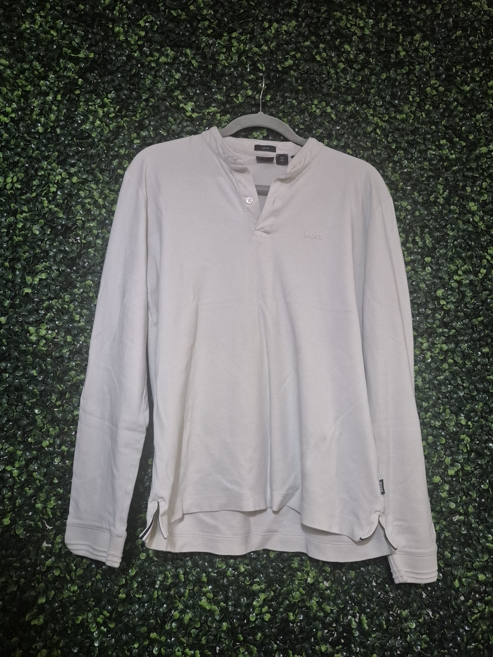 BOSS Men's Long-Sleeve Henley Shirt in Light Gray